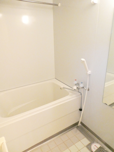 バス・シャワールーム　浴室乾燥機付きバスルーム