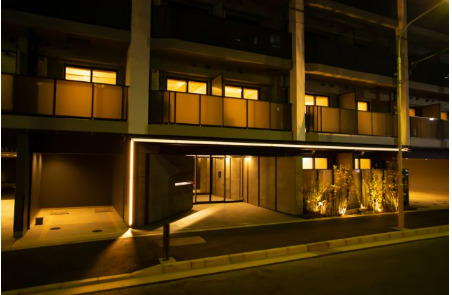 エントランス　外観は落ち着いています