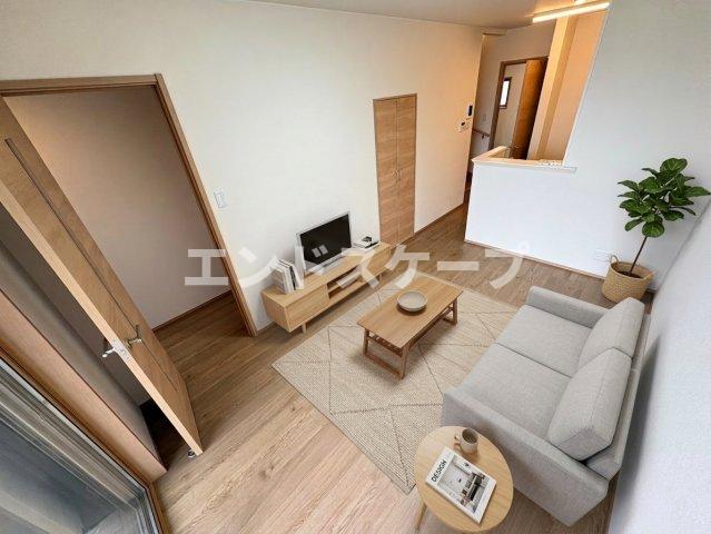 居室・リビング　家具はCGのイメージ画像になります。※実際に家具は付いており