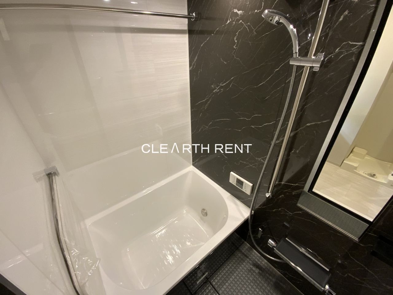 バス・シャワールーム　浴室乾燥機付きバスルーム