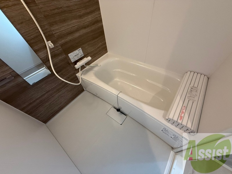 バス・シャワールーム　お風呂になります。一日の疲れを癒してくださいね。