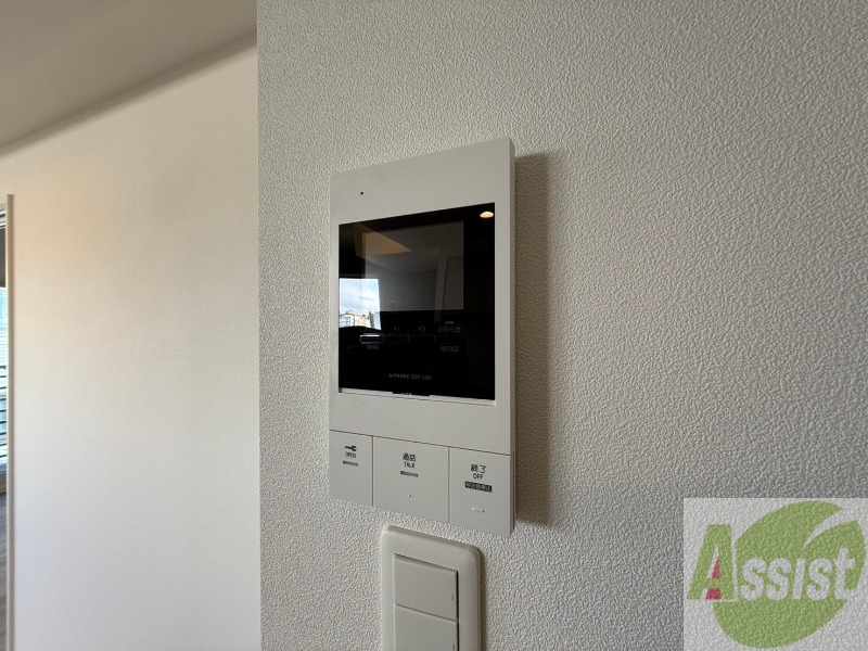 セキュリティ　ＴＶモニター付インターホンです。来客者の顔が見えるので安心！