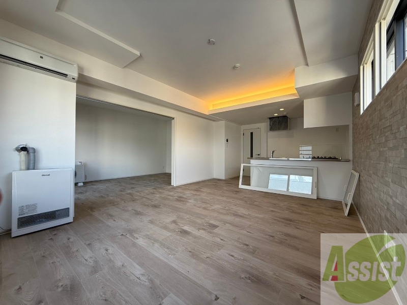 居室・リビング　広々としたリビングですね。使い勝手がよさそうですね！