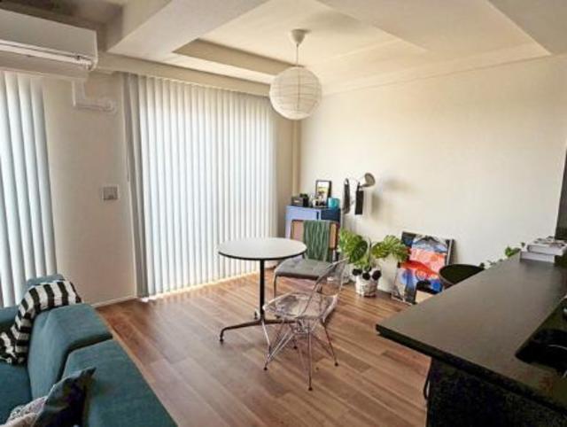 居室・リビング　～今日のご飯はハンバーグ～