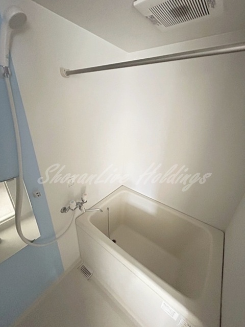 バス・シャワールーム　浴室乾燥機完備♪