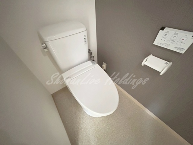 トイレ　嬉しい温水洗浄便座♪