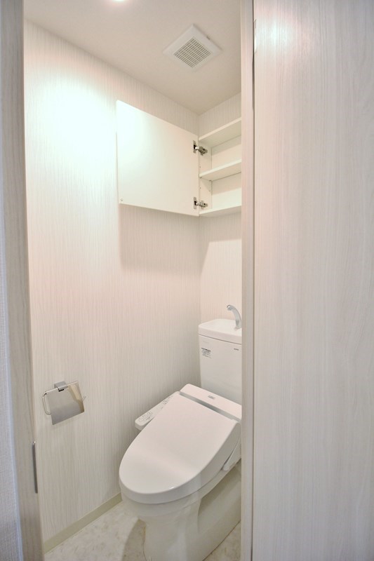 トイレ　シャワートイレ完備