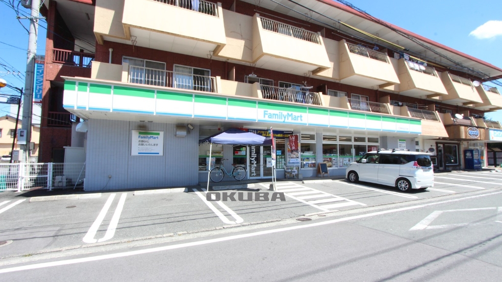 コンビニ　ファミリーマート 熊本本山4丁目店（コンビニ）まで1053m