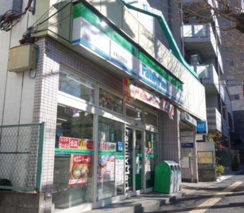 コンビニ　ファミリーマート 本駒込駅前店（コンビニ）まで511m