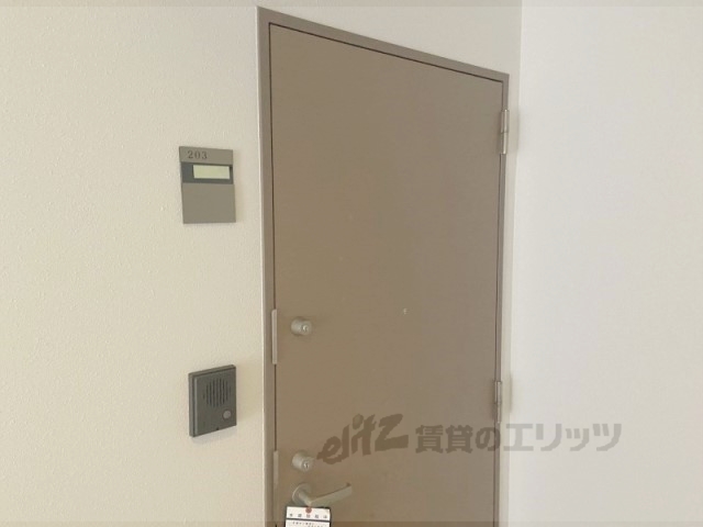 玄関　インターホン