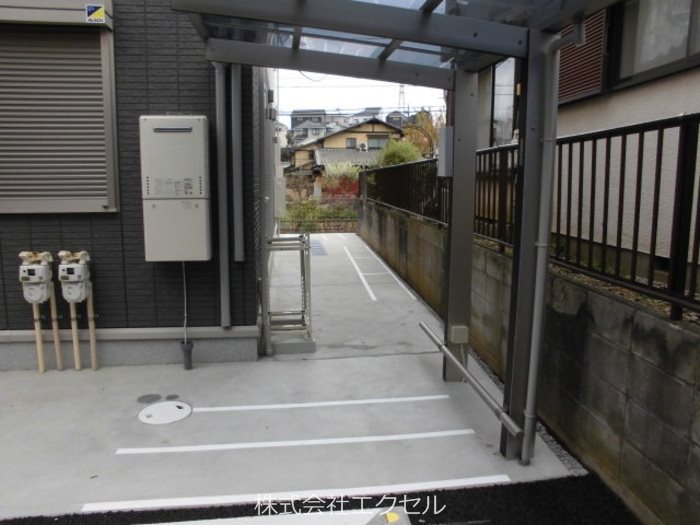 その他共有部分　屋根付きの駐輪場です。