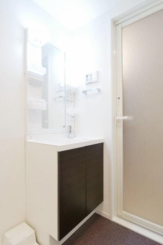 洗面設備　収納