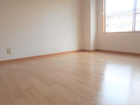 居室・リビング　室内