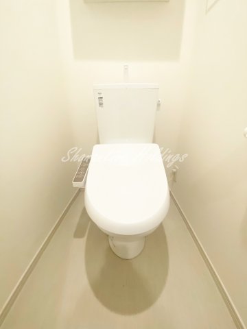 トイレ　温水洗浄便座付き♪