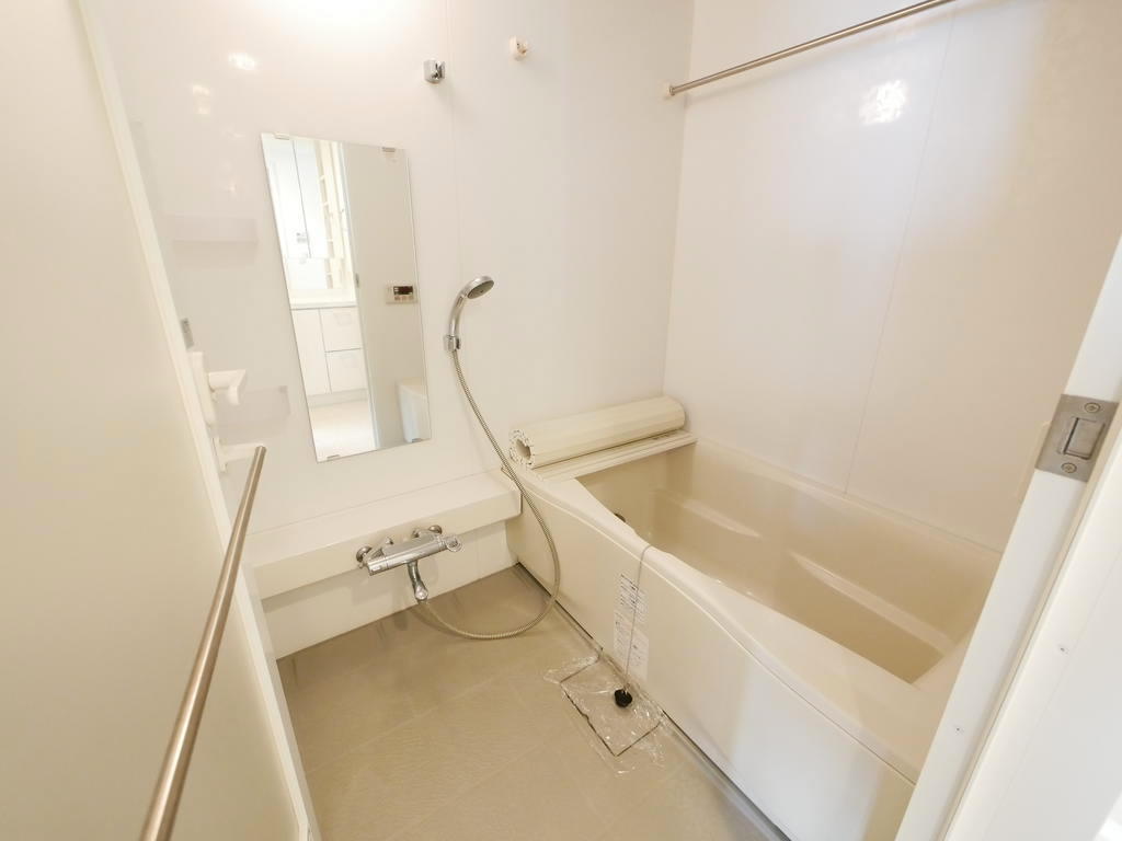 バス・シャワールーム　☆追い焚き機能付き☆