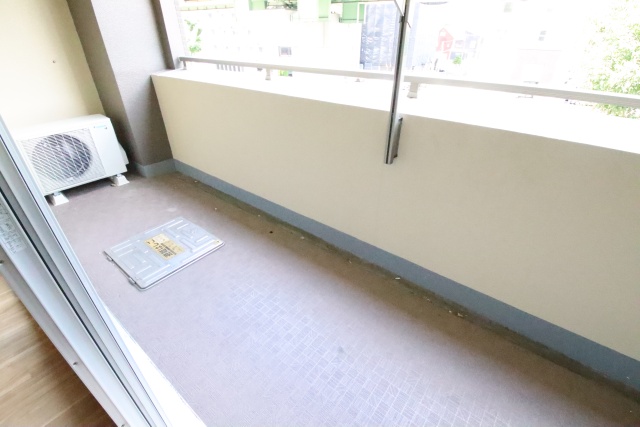 バルコニー　※別室の参考写真の為、現況優先です。