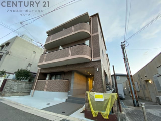 建物外観　オートロックで外部の人間が簡単に出入りできないため安心です。