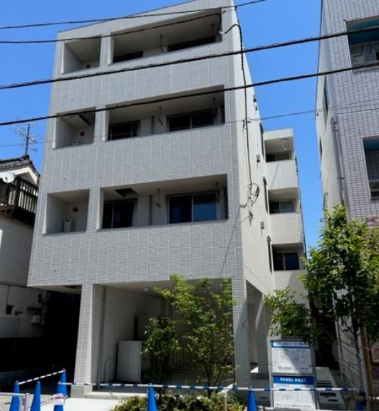 建物外観　★築浅で綺麗な外観★