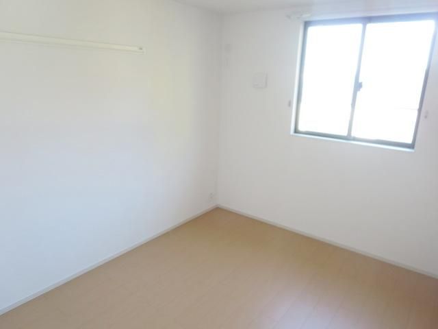 その他部屋・スペース　★明るい6帖の洋室です★