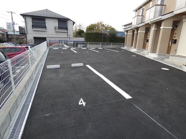 駐車場　敷地内駐車場もあります