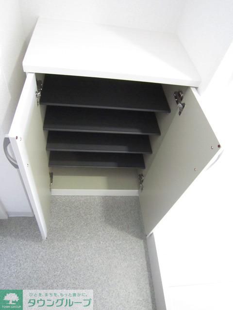 玄関　シューズボックス完備