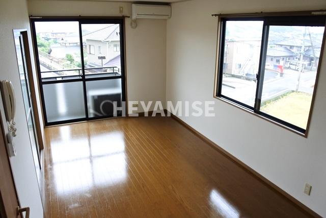 居室・リビング　※同物件反転タイプの写真でございます※現況を優先します※