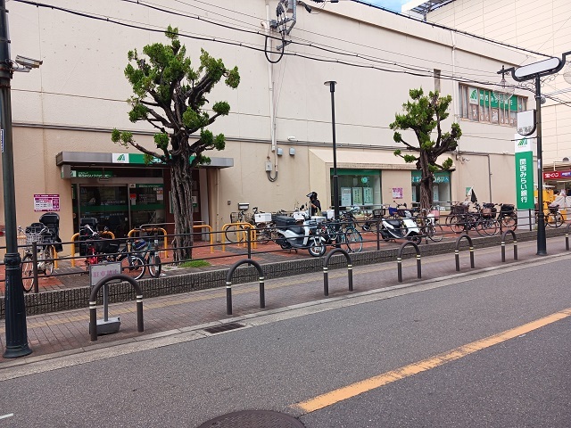 銀行　関西みらい銀行鴻池新田支店様（銀行）まで550m
