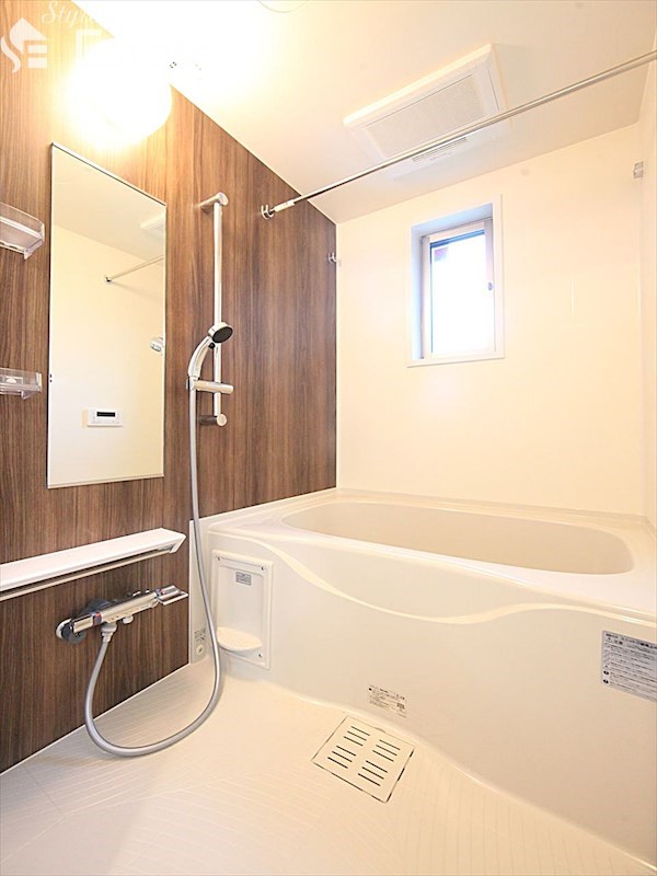 バス・シャワールーム　バスルーム