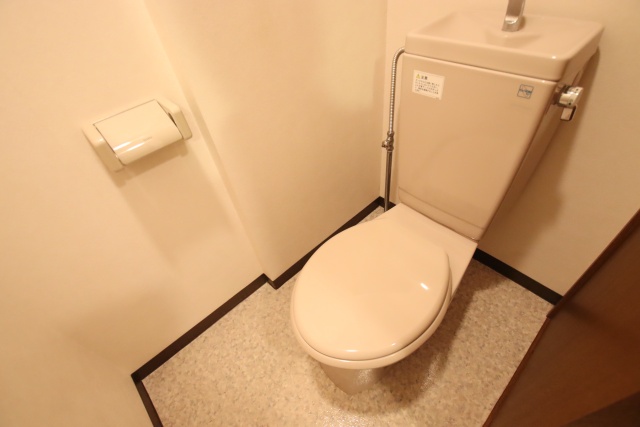 トイレ　別室の参考写真です。※現況優先