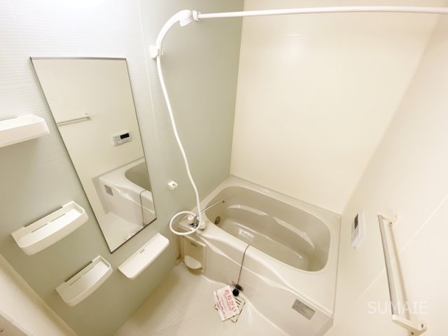 バス・シャワールーム　ゆったりできるバスルームです☆