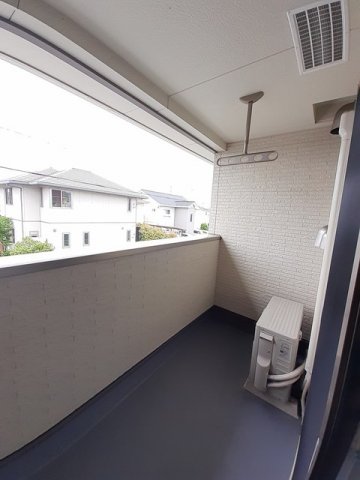 バルコニー　外からの目が気にならないバルコニーで洗濯物が干せます
