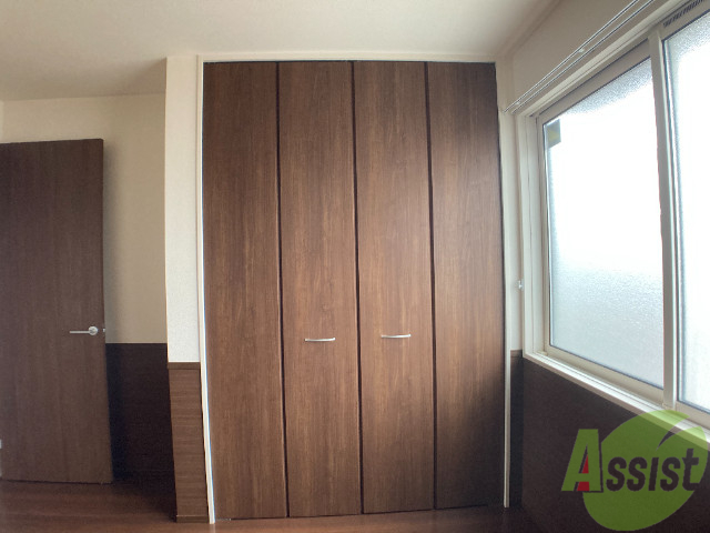 収納　収納はこちらのクローゼットをお使いください。