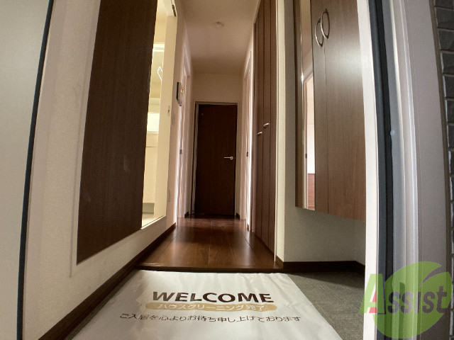 玄関　玄関から撮影しました。お洒落な雰囲気ですね。