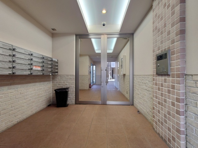 エントランス　モニター付きオートロック設置