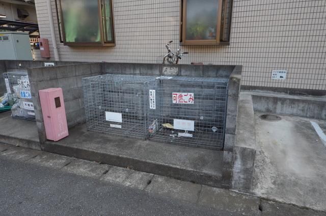 エントランス　♪ゴミ出しはルールとマナーを守りましょう♪