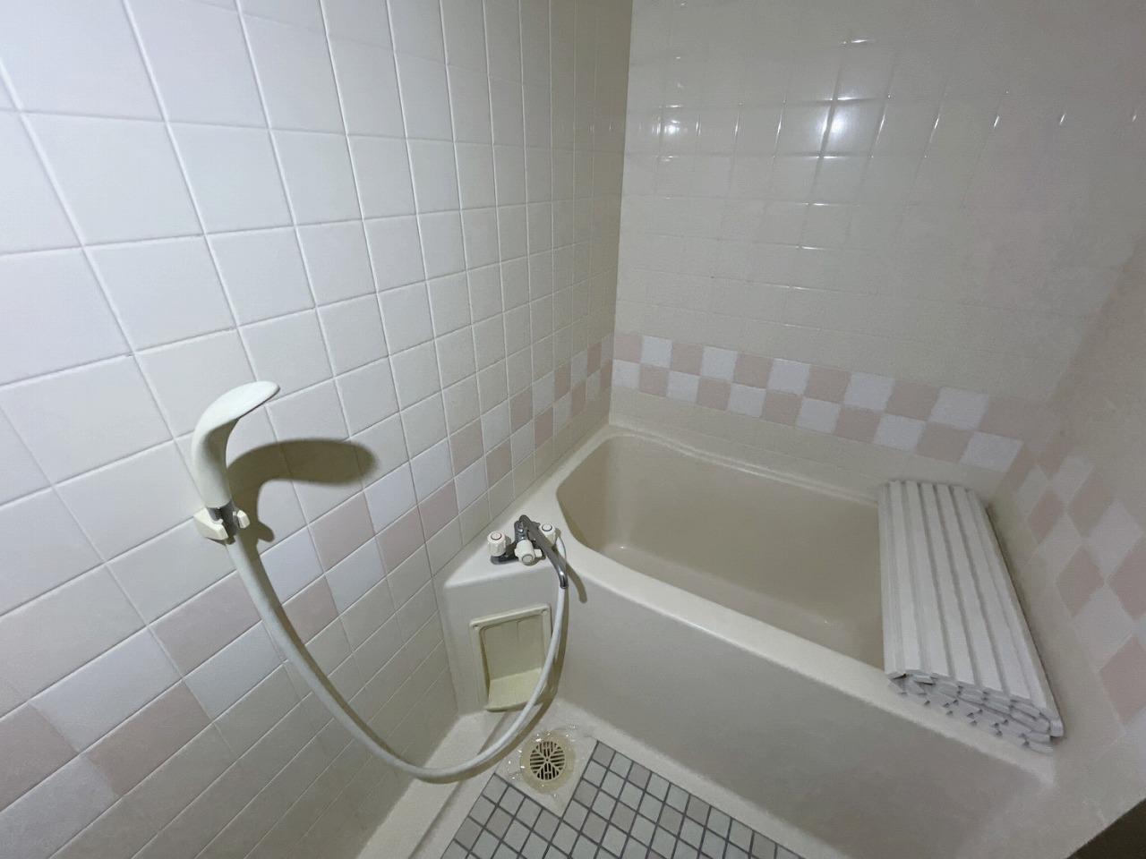 バス・シャワールーム　バスルーム