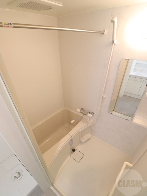 バス・シャワールーム　清潔感のあるバスルーム