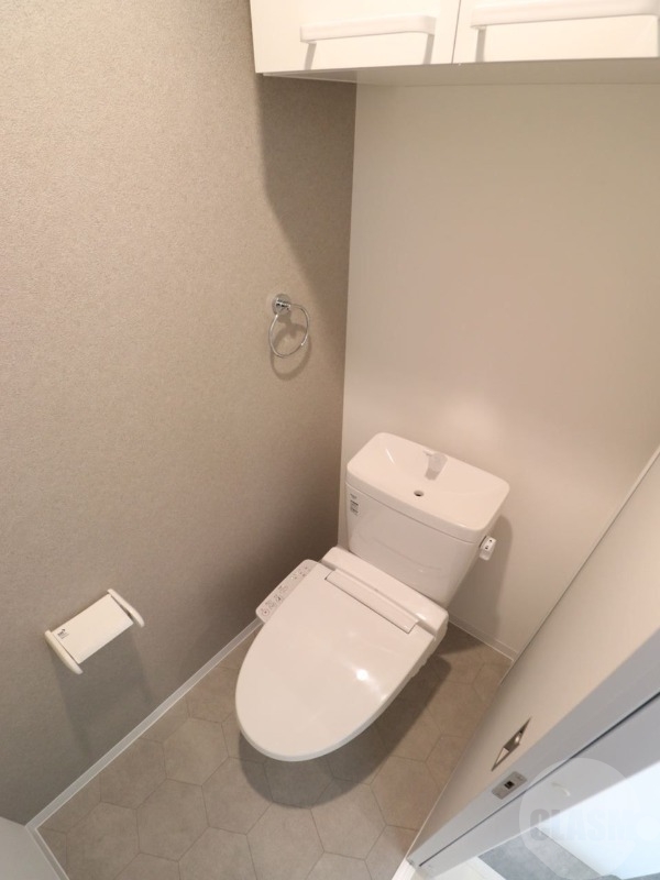 トイレ　温水洗浄便座