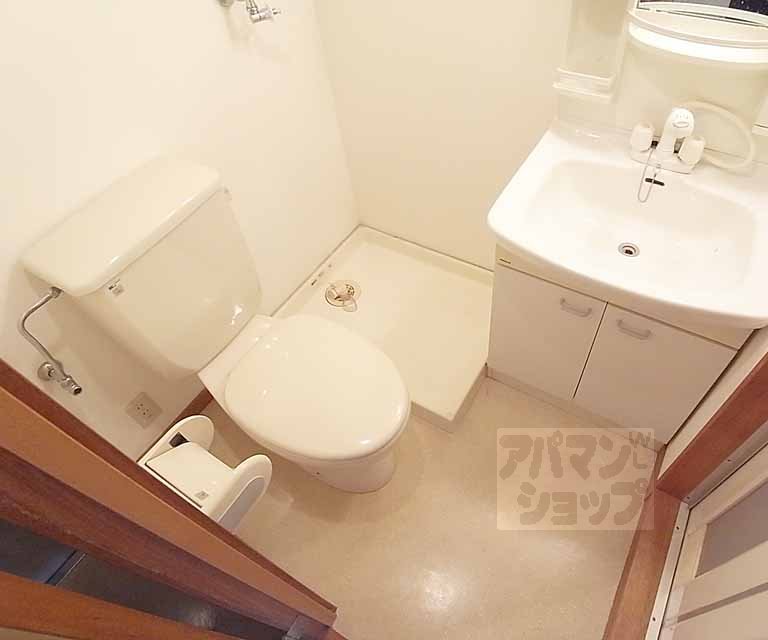 トイレ　脱衣場兼トイレ