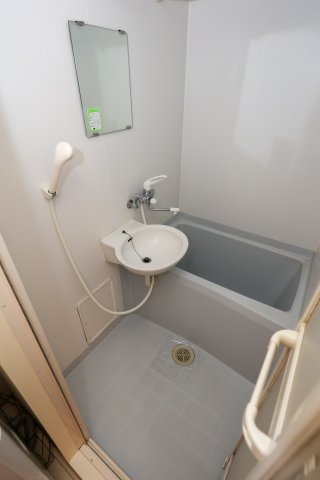 バス・シャワールーム　湯っとバス