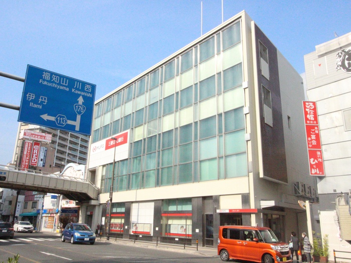 銀行　三菱UFJ銀行（銀行）まで459m