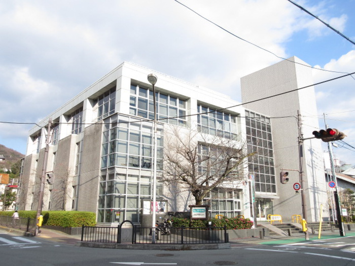 役所　公共職業安定所(ハローワーク)（役所）まで240m