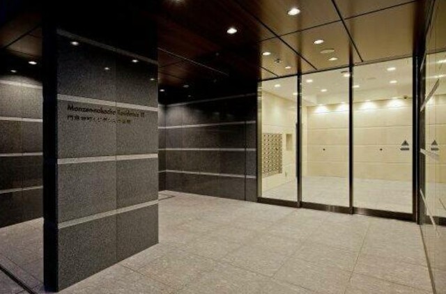 エントランス　ゆとりのあるエントランスです