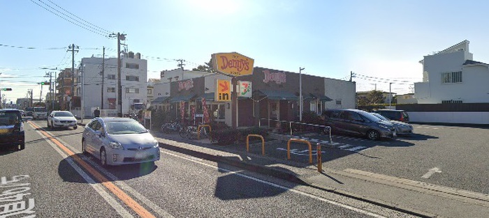 飲食店　デニーズ片瀬山店（飲食店）まで400m
