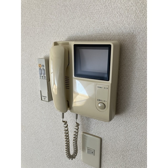 セキュリティ　モニター付きインターホン