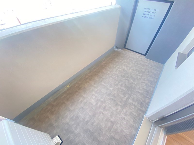 バルコニー　開放的で明るい空間を演出してくれるバルコニーです