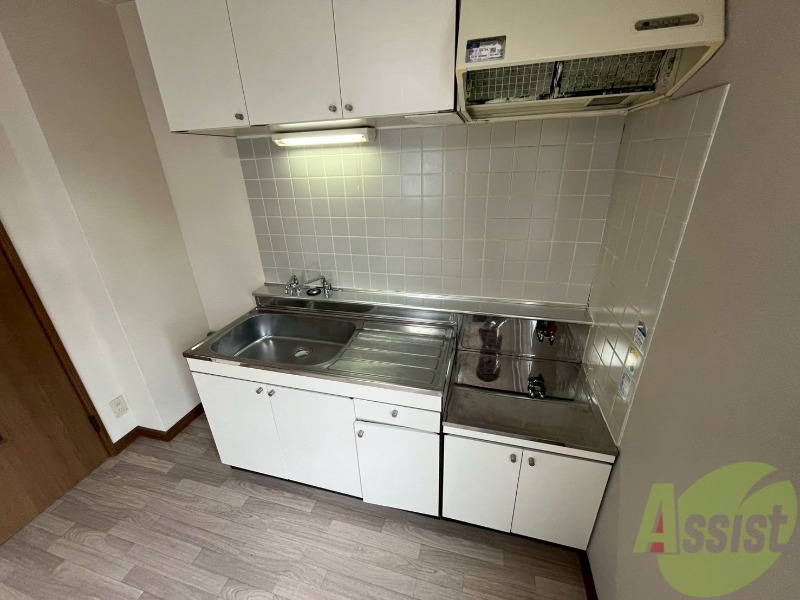 キッチン　キッチンです。一人暮らしなら十分な大きさですね。