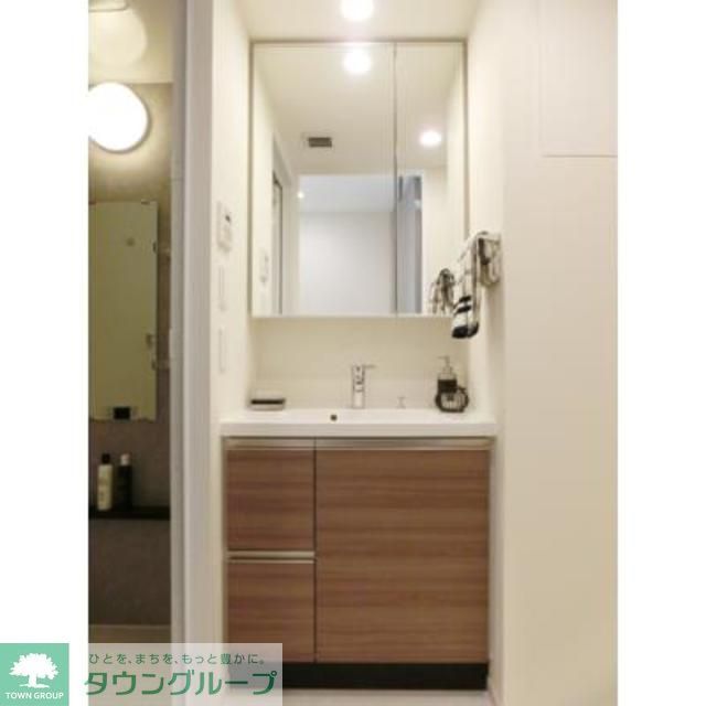 洗面設備　※写真は同タイプ住戸です。