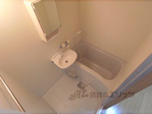 バス・シャワールーム　バス
