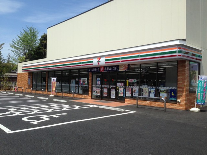 コンビニ　セブンイレブン（コンビニ）まで500m